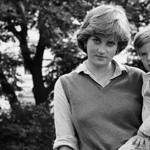 A Simple Photo of Princess Diana Held a Hidden Detail the Photographer Never Noticed