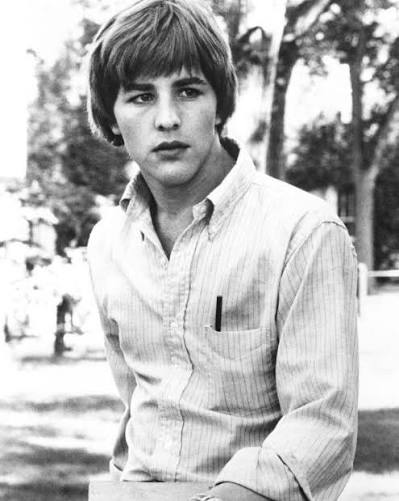 “A Hollywood Legend Turns 76 Today – Celebrating a Career That Shaped a Generation”