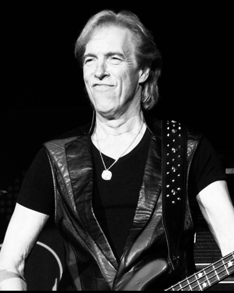 “With broken hearts, we announce the passing of a rock music legend.”