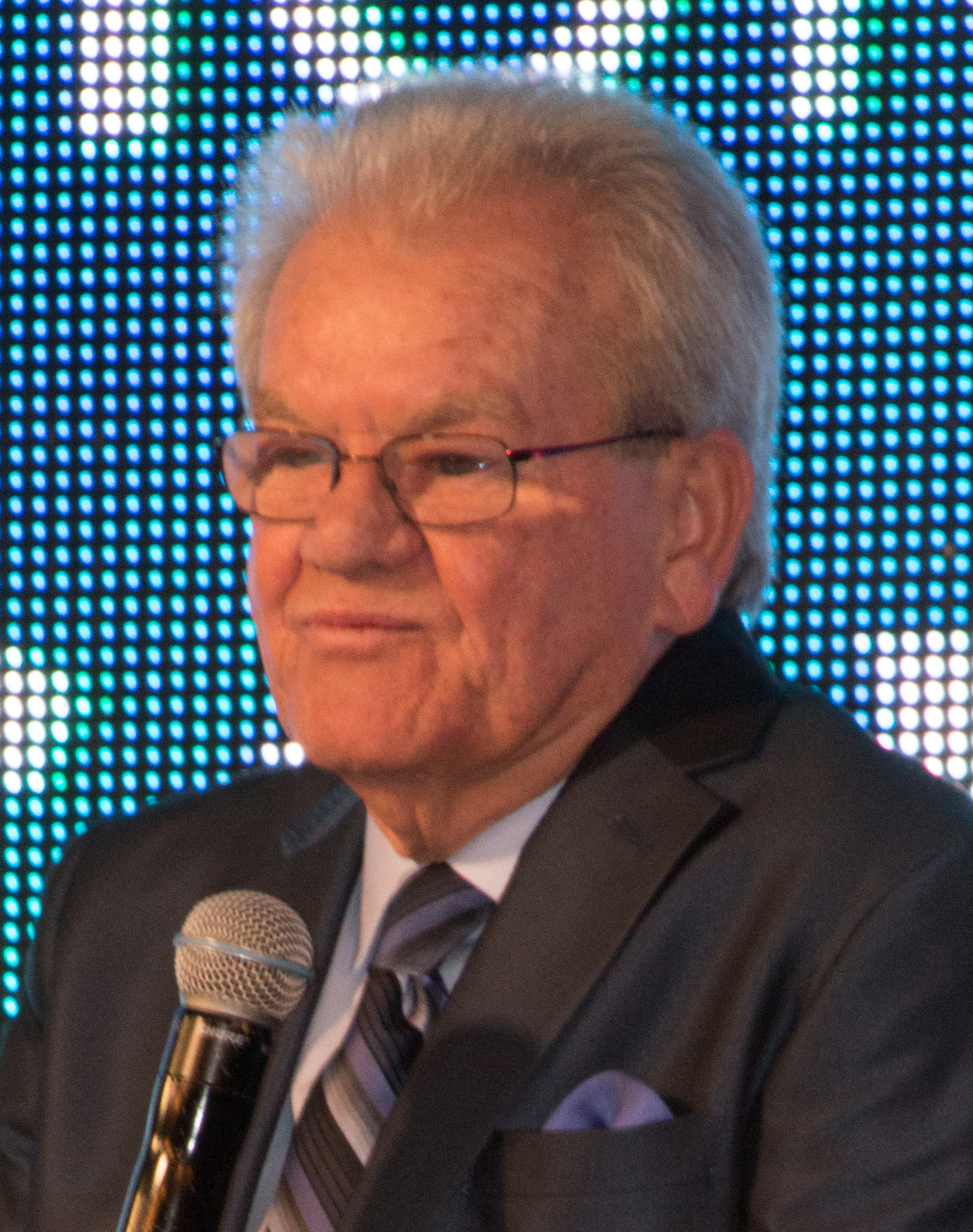 A True Legend Has Fallen – Football Mourns a Giant