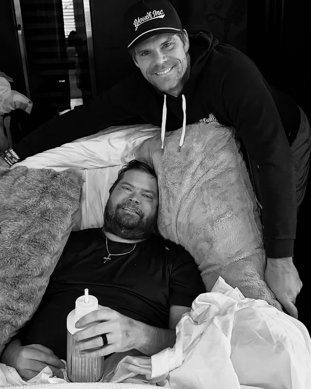 💔 Heartbreaking News: FOX Sports Star and NFL Icon Receives Devastating News of His Brother’s Death — Emotional Details Emerge 😢