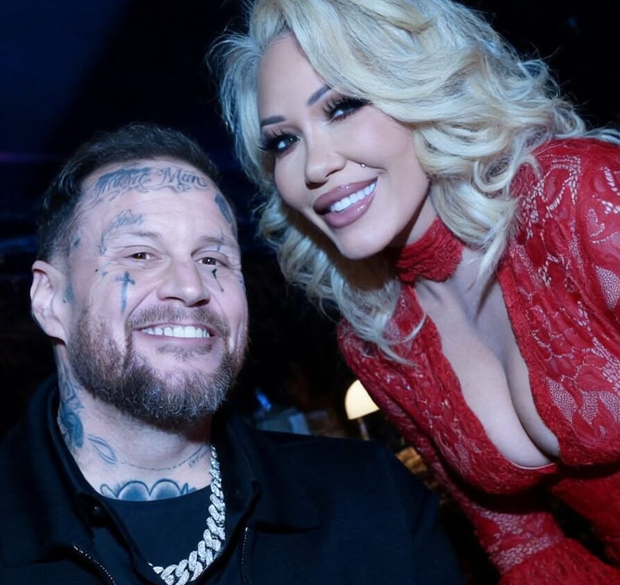 Jelly Rollโs Wife Opens Up About His Dramatic 275-Pound Weight Loss and Its Impact on His Confidence