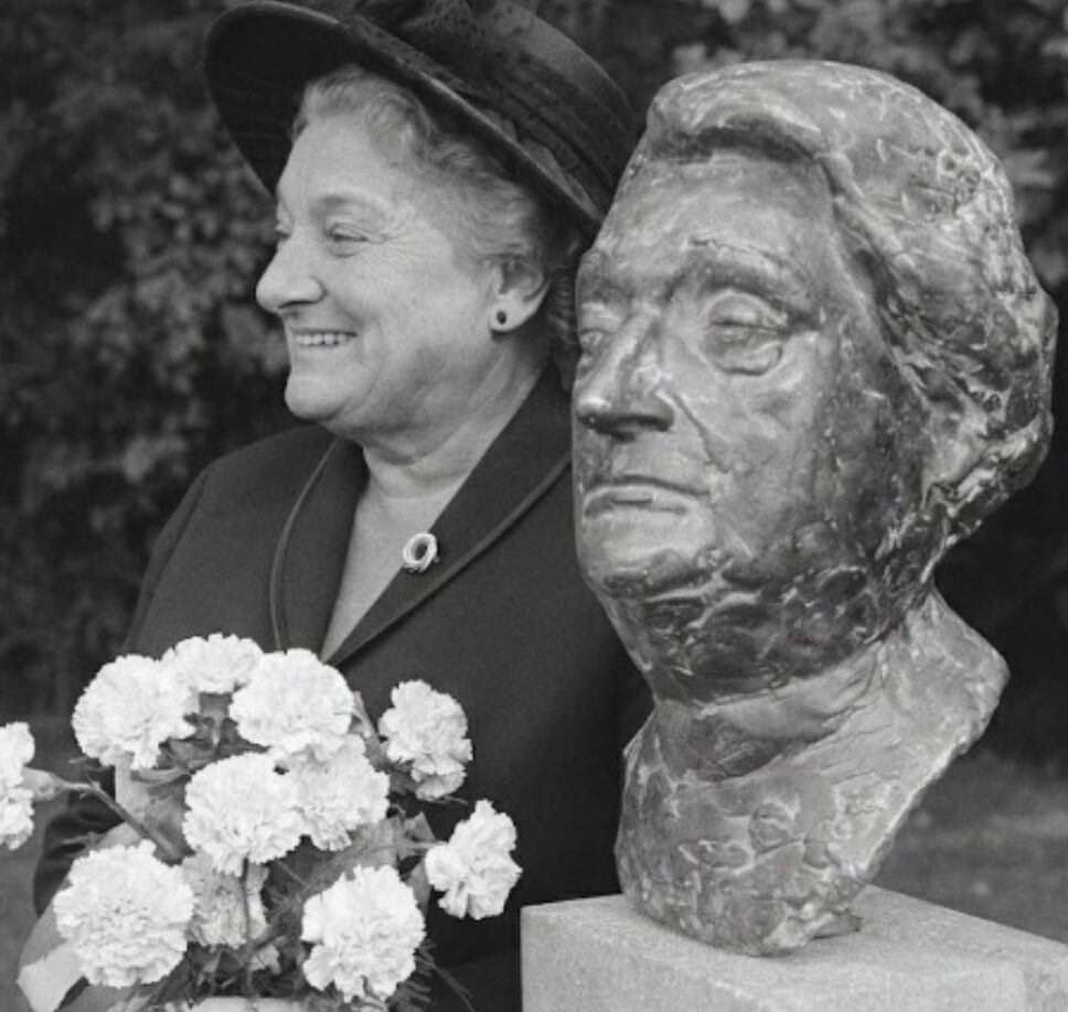 The Woman With a Toothbrush Who Saved 10,000 Children from the Nazis