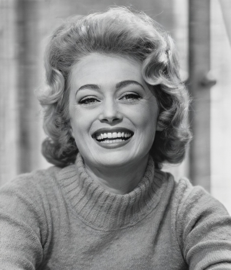 The Golden Girl With a Secret Past… Do You Recognize This Legendary Actress?