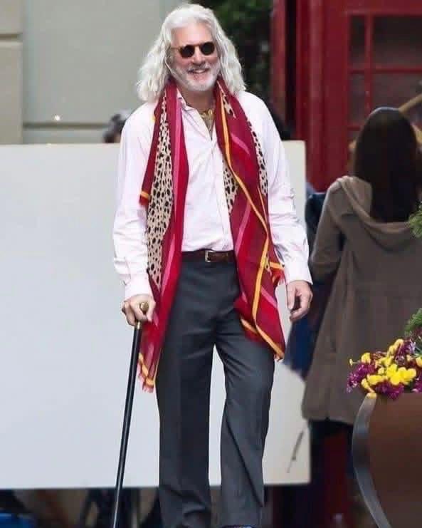 Rare Paparazzi Sighting!: 80s and 90s Heartthrob Looks Unrecognizable in Public!