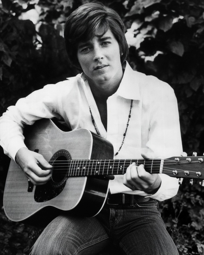 “A Teen Idol Who Defined a Generation Has Passed Away… And Millions Are Just Finding Out