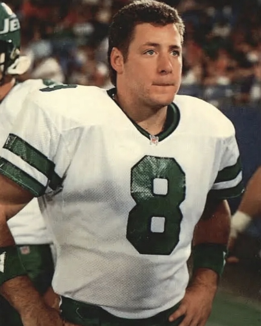 A Former NFL Quarterback Has Passed Away at 57