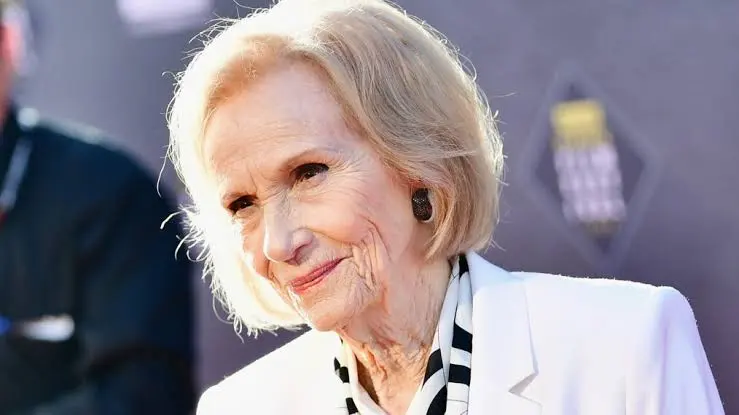 “A Living Legend From Hollywood’s Golden Age Still Standing Today