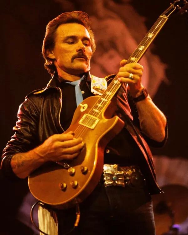 Remembering a Guitar Legend Whose Sound Shaped Generations