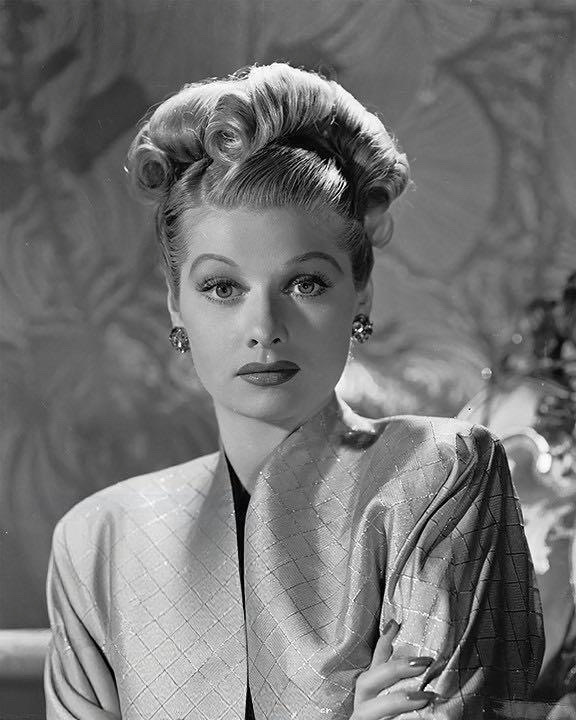 Do you know what’s behind the woman who changed television history and made the world laugh nonstop?