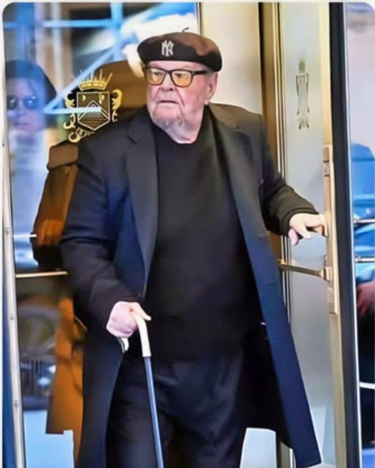 Hollywood Icon Turns 89: Can You Guess Which Legendary Actor Has Captivated Generations with His Unforgettable Roles and Timeless Charisma?