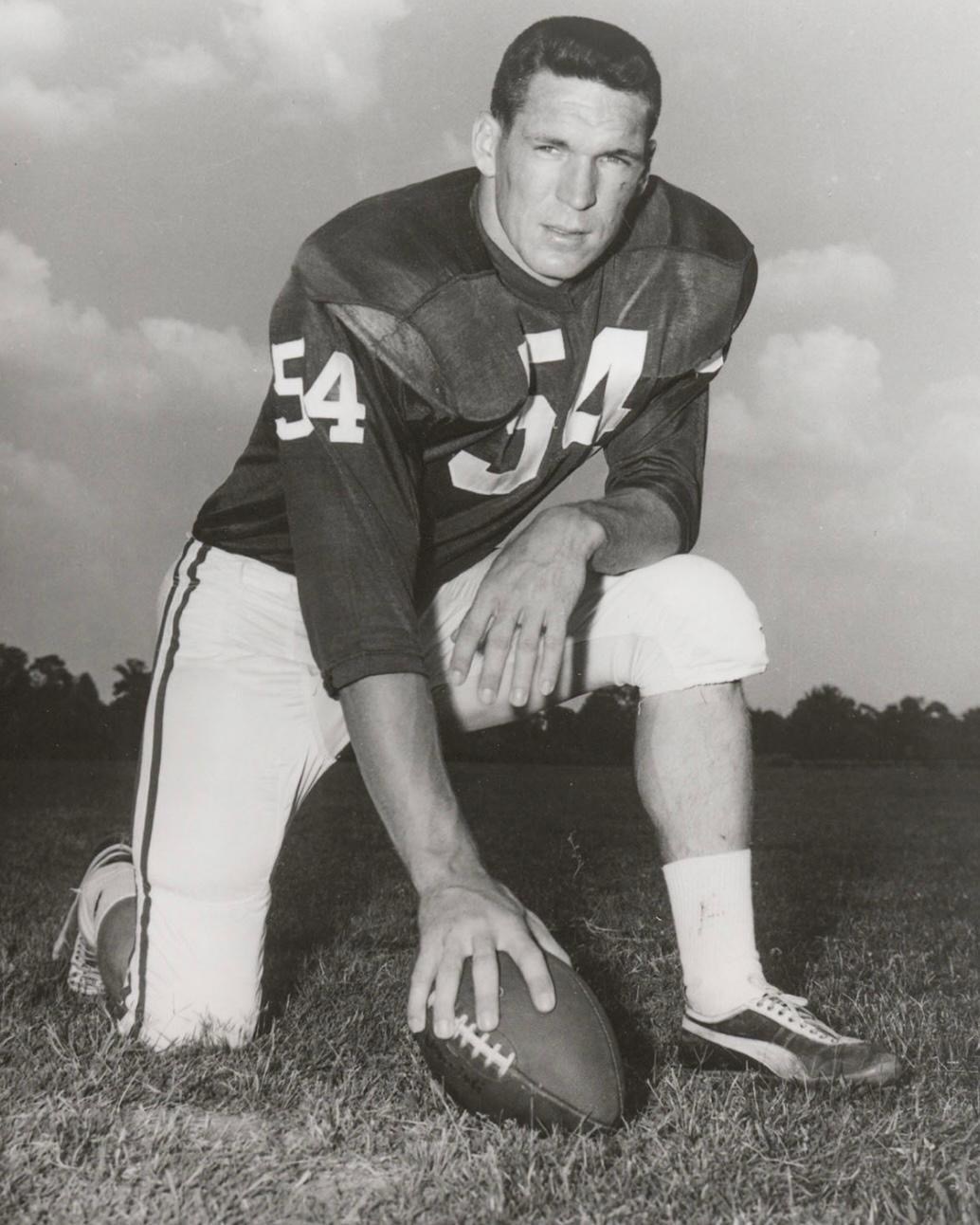 NFL Icon Dies at 84 After Legendary Career with Cowboys