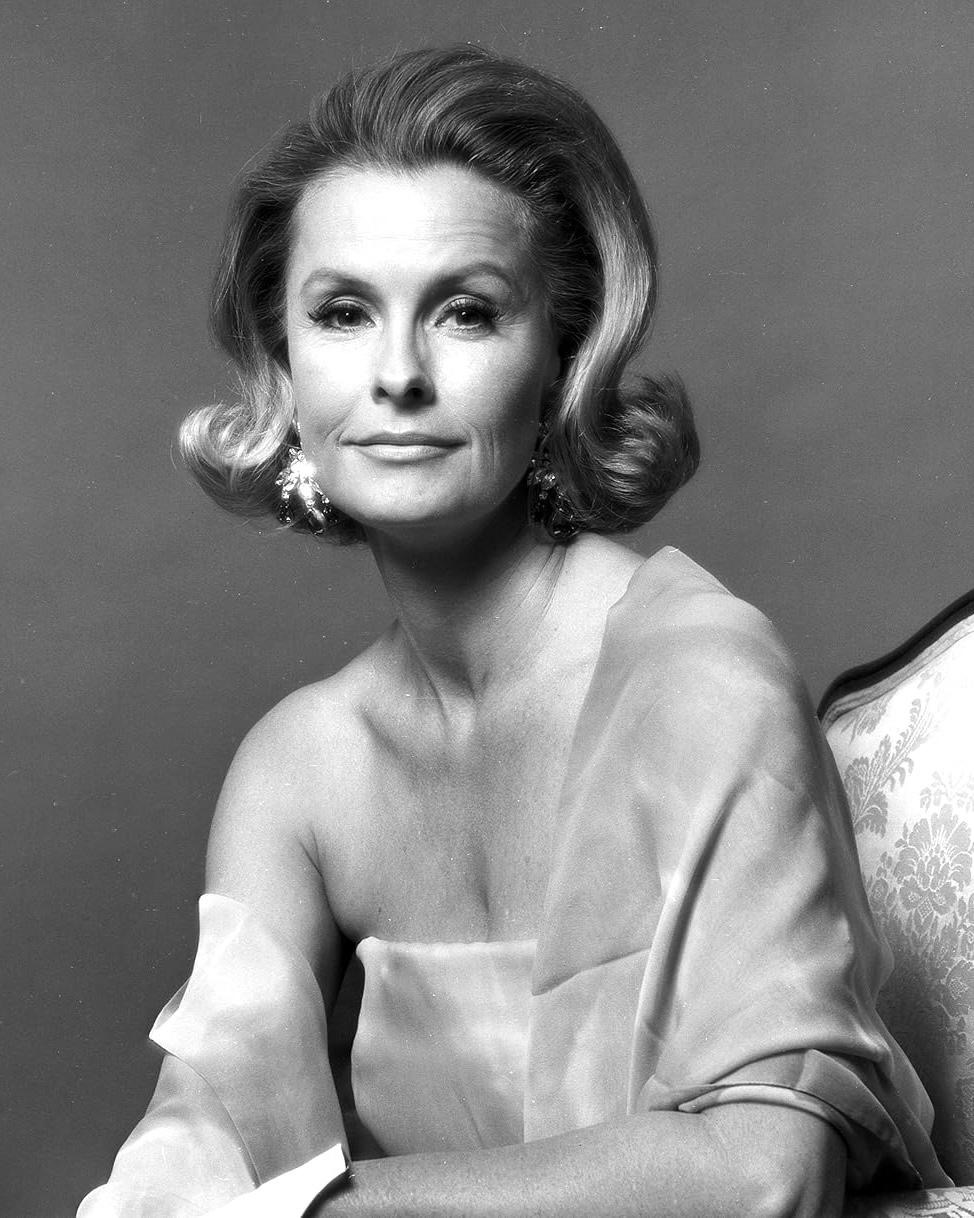 She Was Born Into One of Americaโs Richest Familiesโฆ But Chose the Spotlight Instead