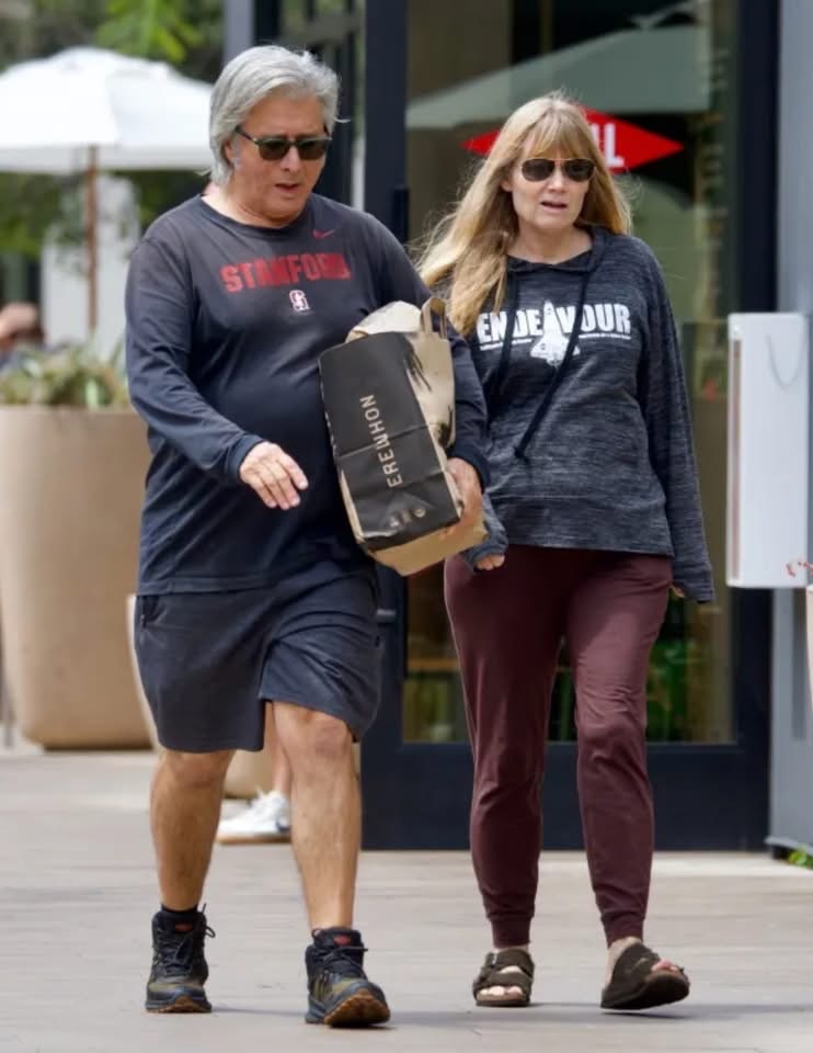Paparazzi Finally Spotted This Legendary Rock Star in 2026… And Fans Couldn’t Believe Who Was Beside Him