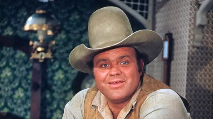 The Gentle Giant Who Went From War Hero to TV Legend — But Died Too Soon
