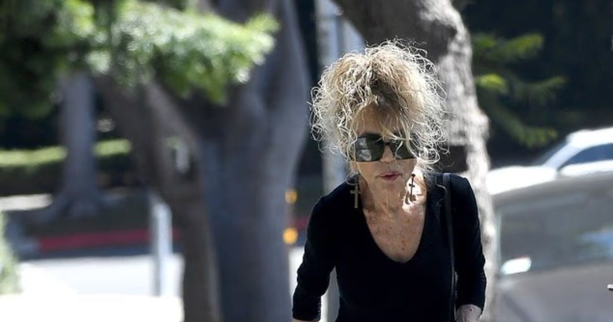 Hollywood Icon Looks Completely Different in Rare New Photos — Can You Recognize Her?