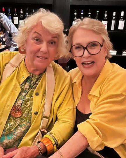 Do You Remember Them? This New Photo Has Fans Emotional!: Fans Can’t Believe They Are Together Again!