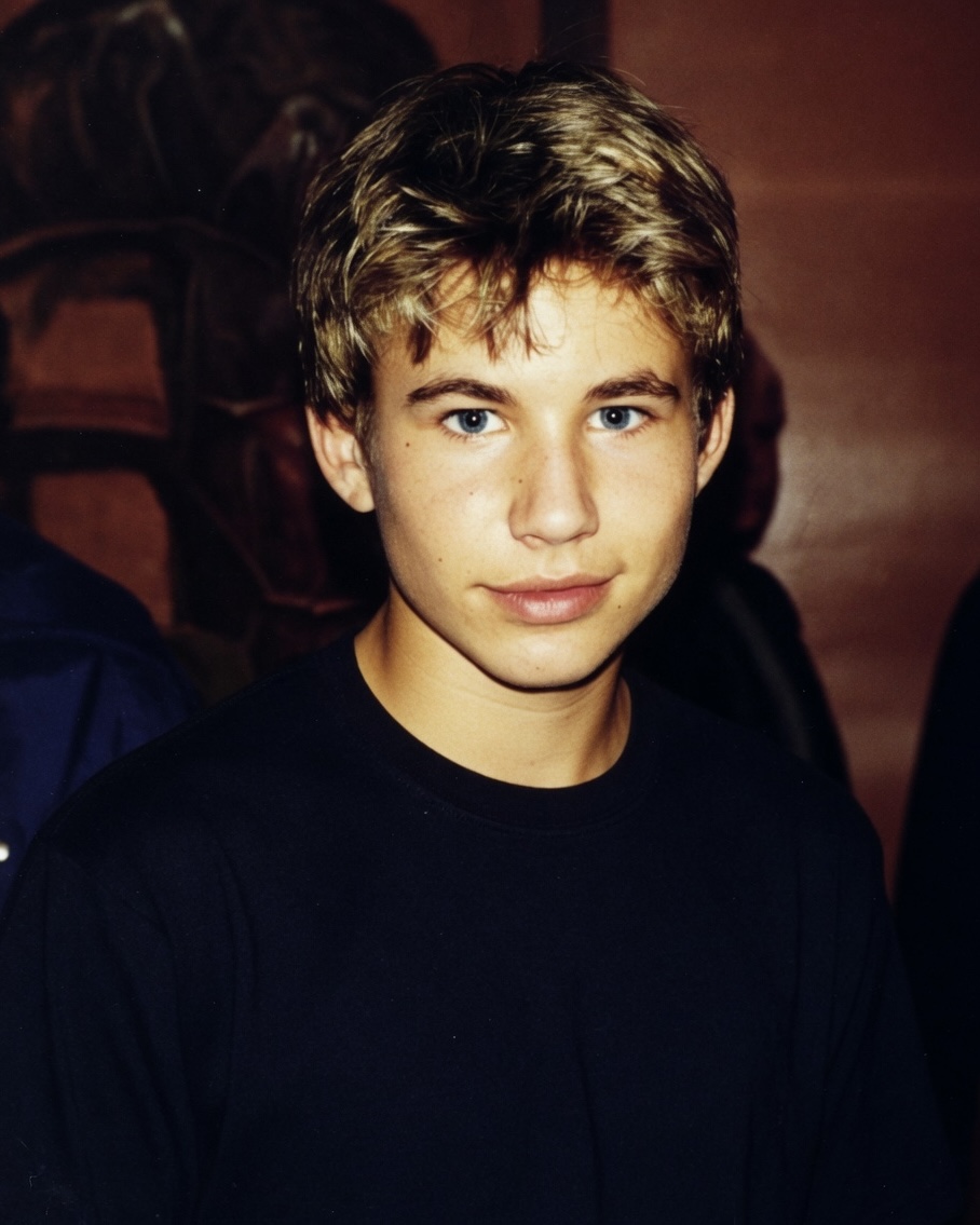 The Hidden Secret Behind a 90s Teen Idol Who Walked Away From Fame
