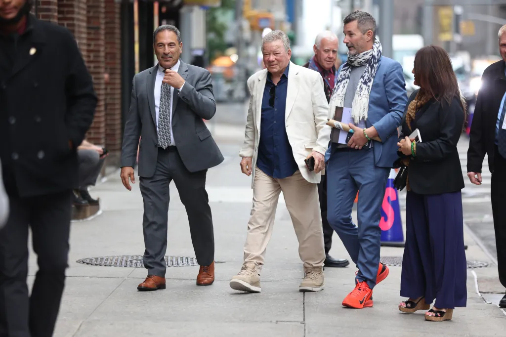 “Dressed Like A Groom At 95? You Won’t Believe Which Iconic Actor Just Shocked Everyone On The Street!”