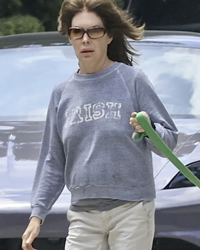 THE FACE THAT DEFINED THE 90s… BUT HER LIFE TODAY IS NOT WHAT FANS EXPECTED