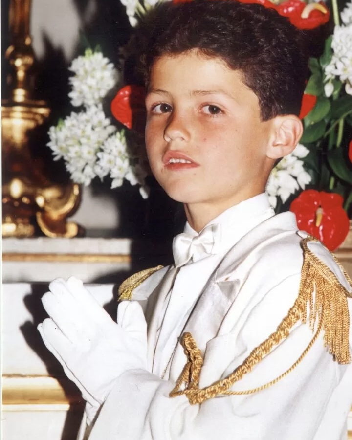From a Tiny Home and a Painful Childhood to Worldwide Fame — Can You Believe His Journey?