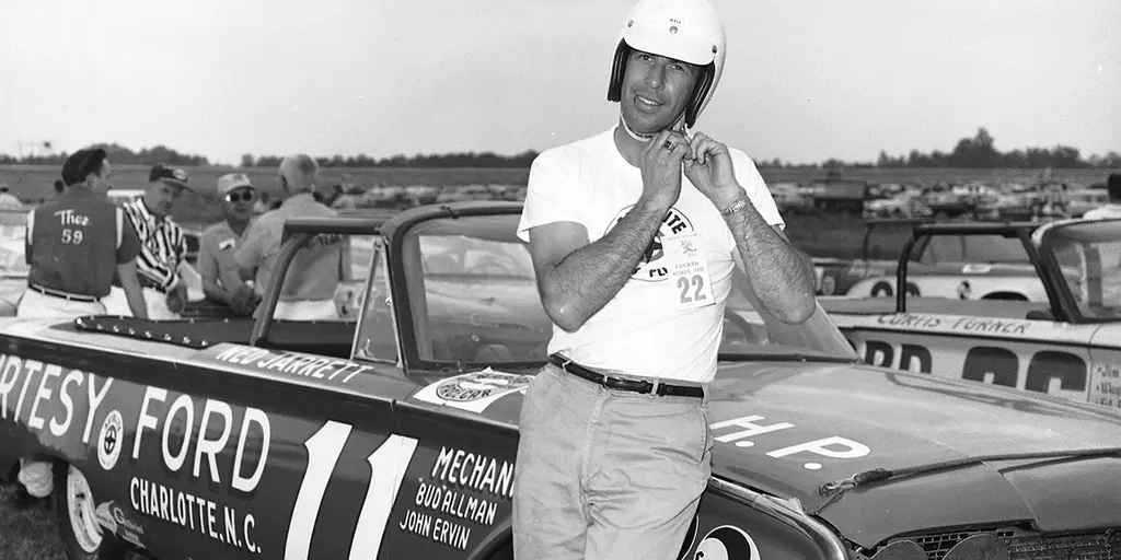 A Racing Legendโs Final Lap: Fans Around the World Say Goodbye to an Icon