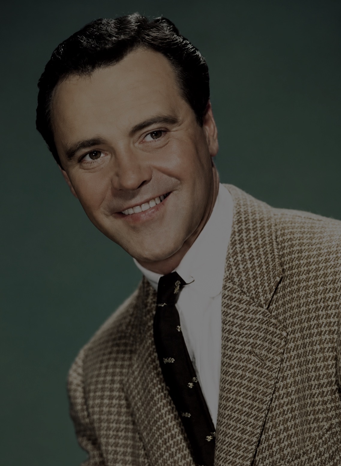 He Made Millions Laugh, Then Broke Hearts With His Final Goodbye — The Hollywood Legend We Still Can’t Forget