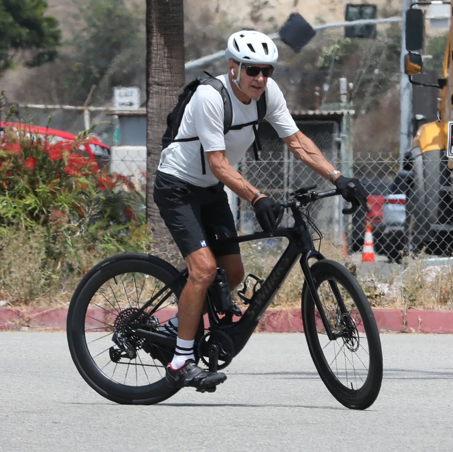 At 84, He Was Spotted Riding Alone—But The Secret Behind This Unexpected 2026 Appearance Has Fans Talking